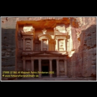 17955 12 061 Al Khazneh Petra Jordanien 2011.jpg